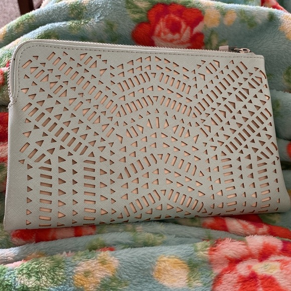 Stella and dot sky blue and tan clutch - Picture 2 of 6